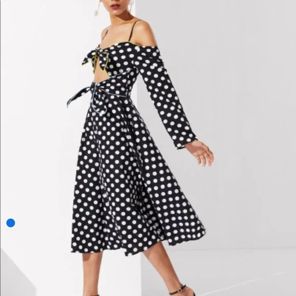 Knot Front Cold Shoulder Polka Dot Dress - Picture 3 of 8